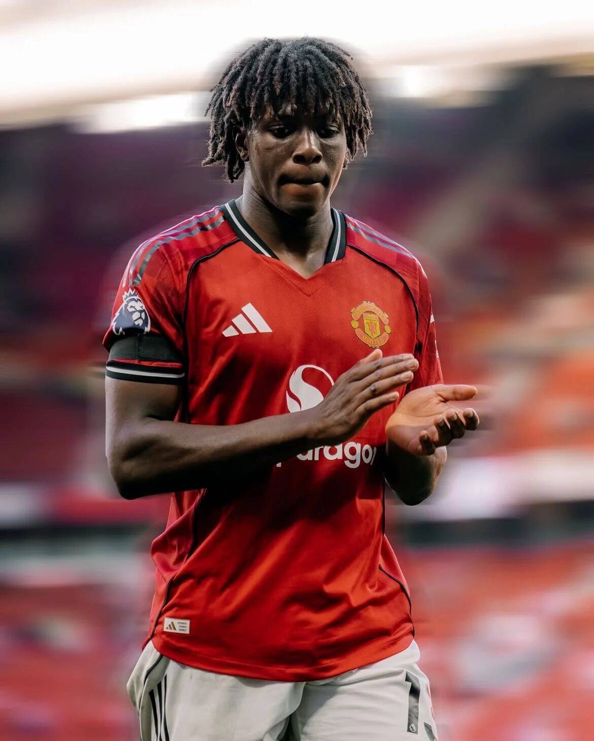 阿莫林花4000万却用客串左闸，曼联恐需再买人！球迷迁怒滕哈格